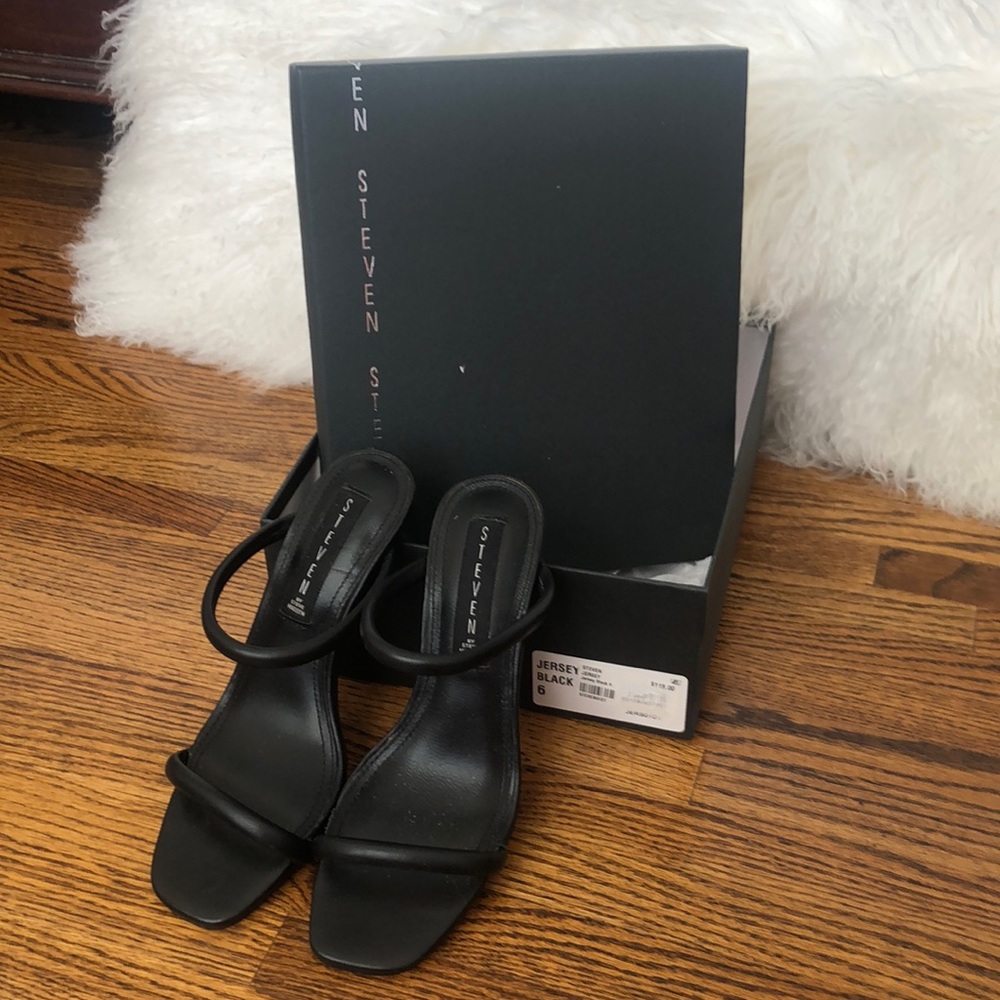 Women’s shoes